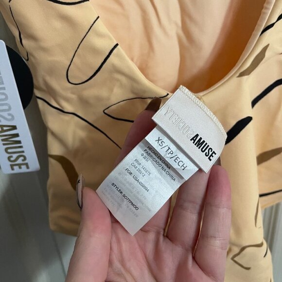 Amuse Society Womens NWT Beige Moxie One-Piece Swimsuit Printed Bathing Suit XS - Picture 3 of 8